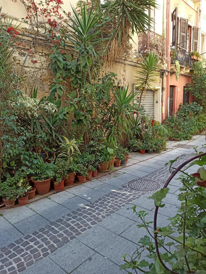 La Casetta Nel Centro Кальяри Экстерьер фото