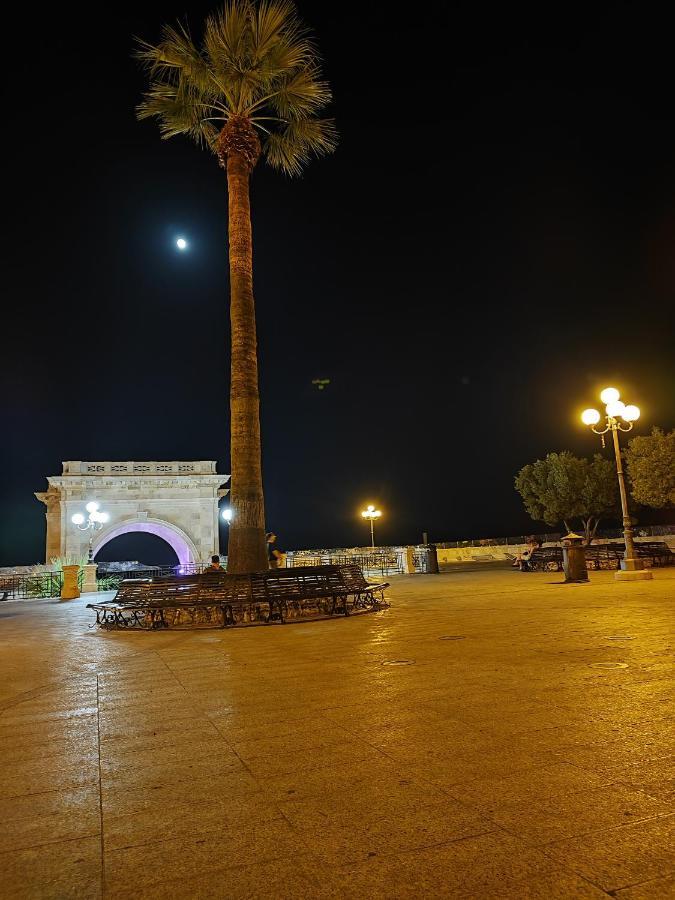 La Casetta Nel Centro Кальяри Экстерьер фото
